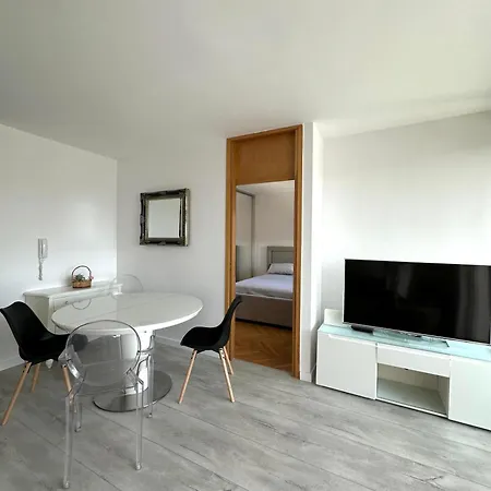 Apartment Split Apartment