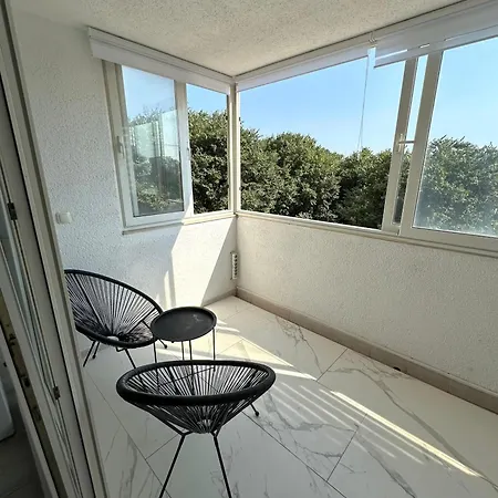 Apartment Apartment Split