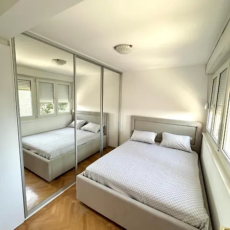 公寓 Apartment Split