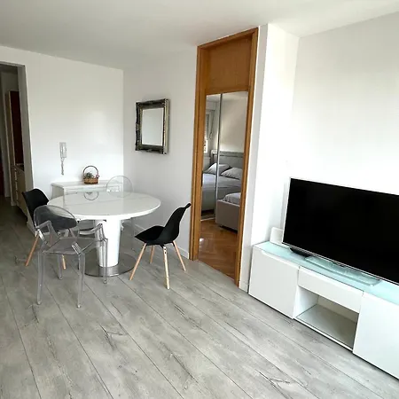 Apartment Split 公寓 *